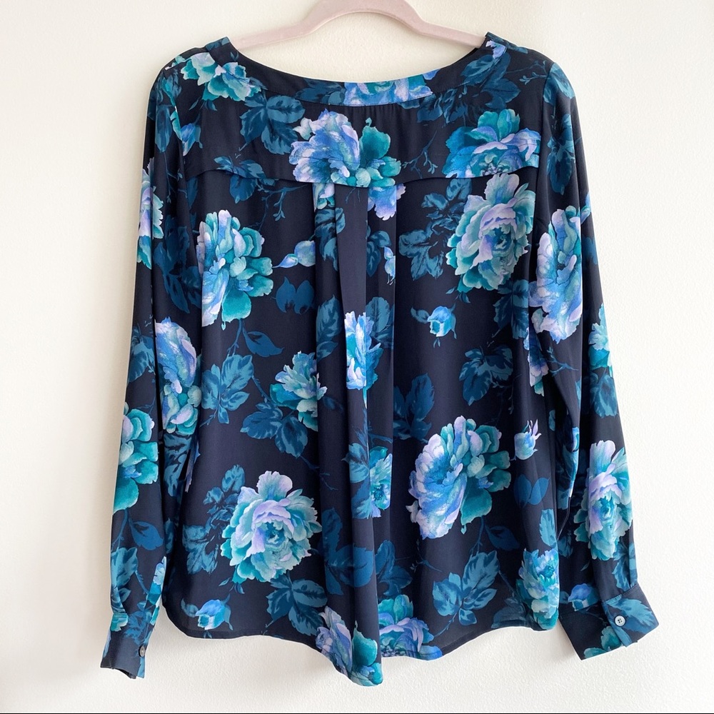 LOFT Icy Blue Floral Blouse Size Small - Picture 3 of 3